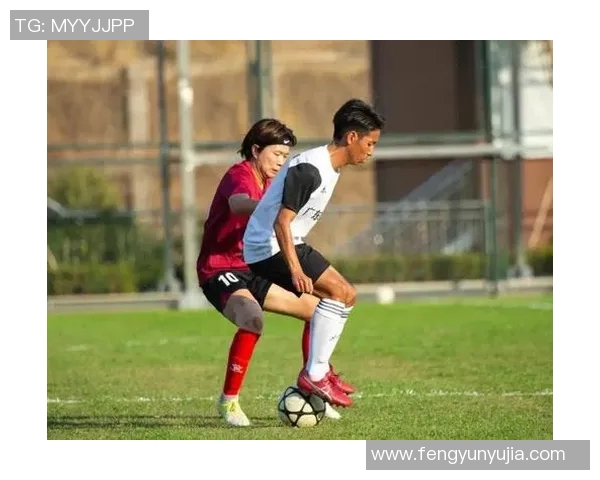 弯腰走足球明星的精彩瞬间视频集锦让你领略球场魅力与风采